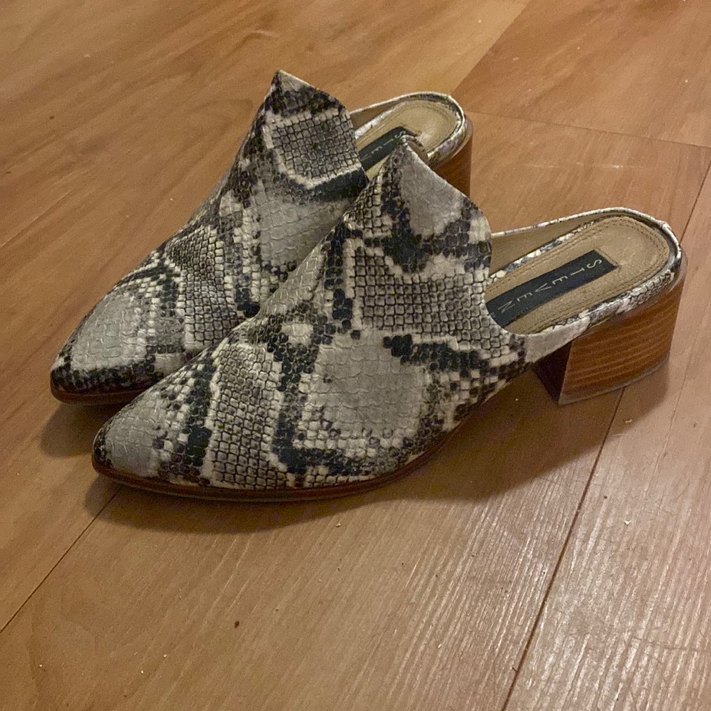 Snake slide on booties